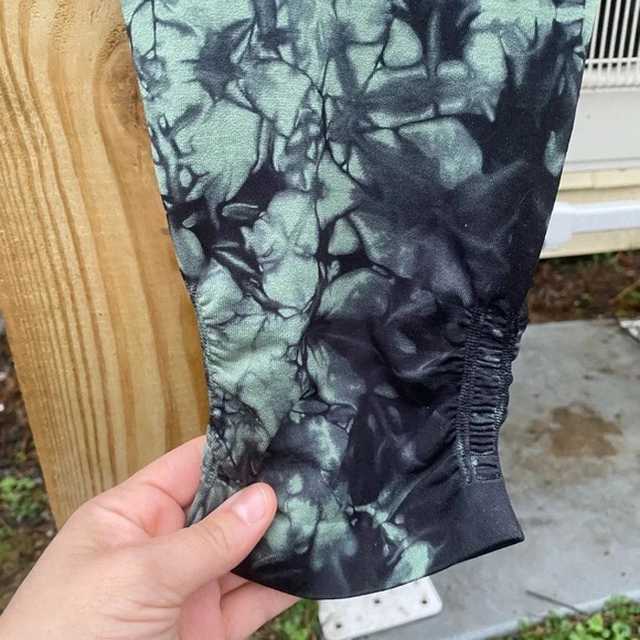 NUX Tie Dye Cropped Legging Medium - Picture 5 of 8